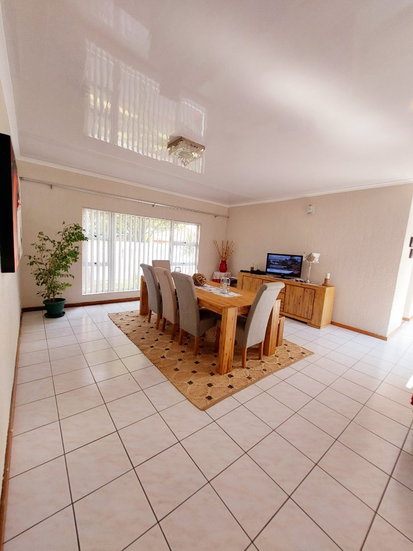 3 Bedroom Property for Sale in Flamwood North West